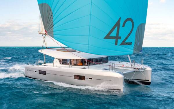 Lagoon 42 Blue Trident