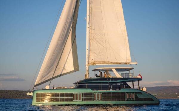Sunreef 70 Midori